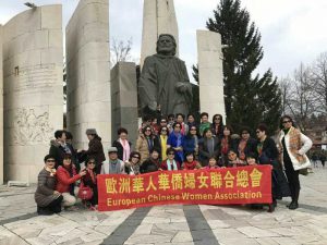 【8】值得一提的是此前3月4日至7日，熊国秀率领欧华妇联会荷兰联盟团队的40多名会员前往东欧保加利亚，参加当地的华人妇女庆祝三八妇女节活动。 (3)